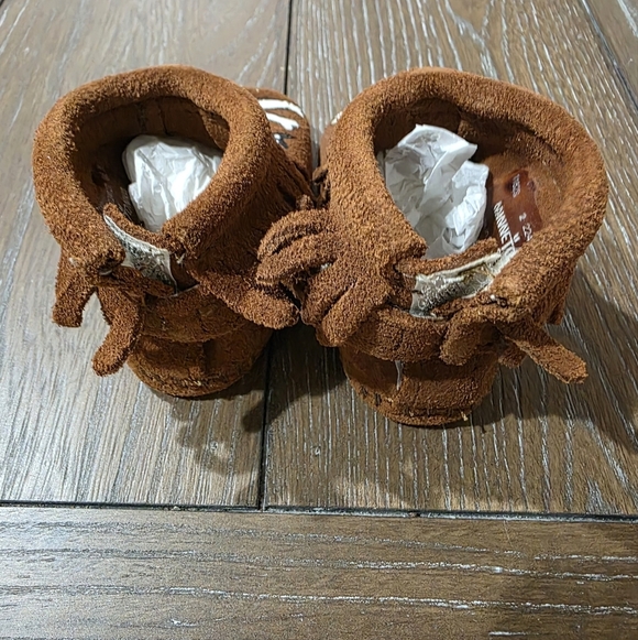 Minnetonka Sail Into Mystic, Infant Size 2, NIB - Picture 4 of 13